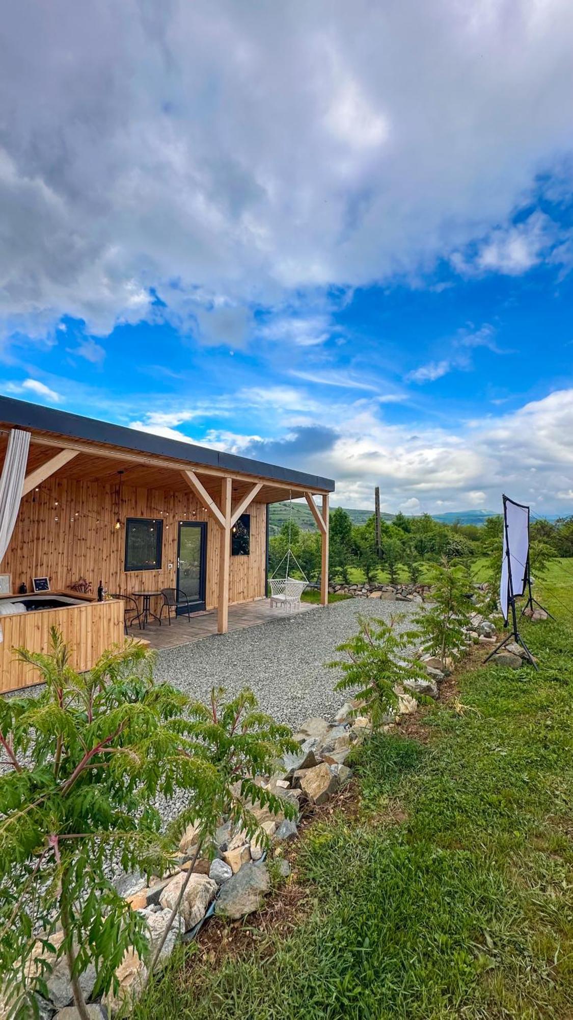 Kubiq Transalpina Villa Petresti Екстериор снимка