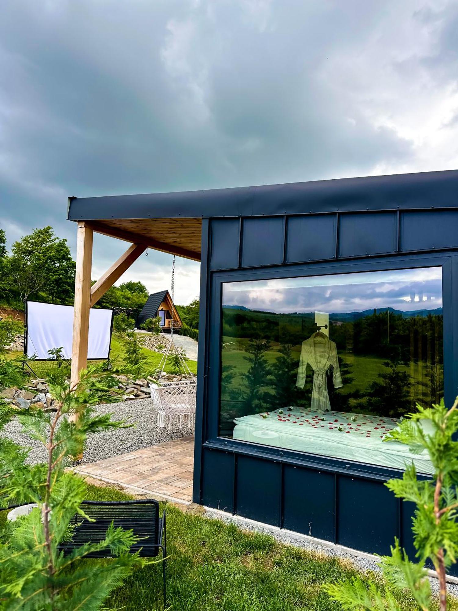 Kubiq Transalpina Villa Petresti Екстериор снимка