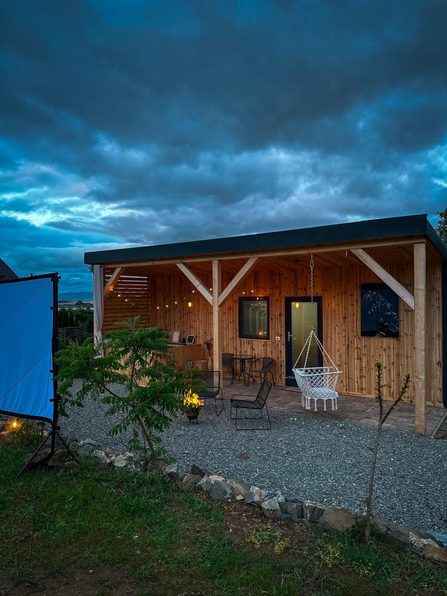 Kubiq Transalpina Villa Petresti Екстериор снимка