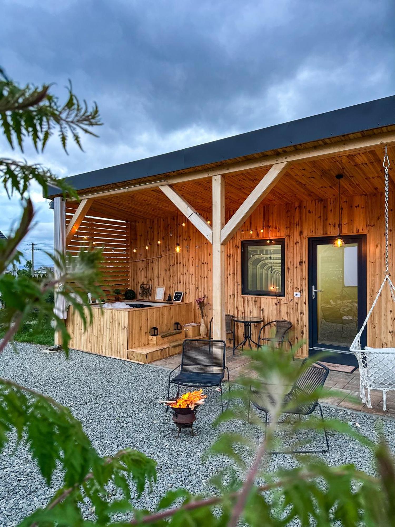 Kubiq Transalpina Villa Petresti Екстериор снимка
