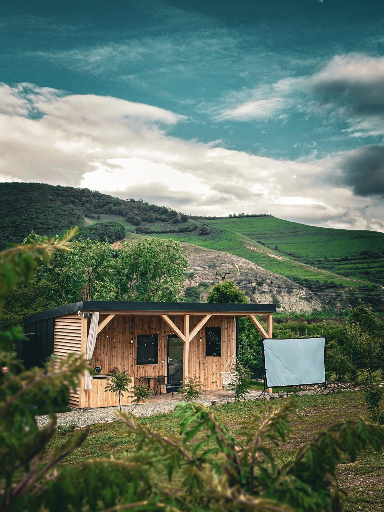 Kubiq Transalpina Villa Petresti Екстериор снимка